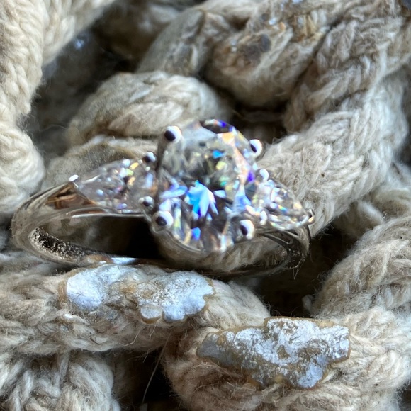 QVC Moissanite 1.45ct 3 stone silver ring size 7 - Picture 9 of 12
